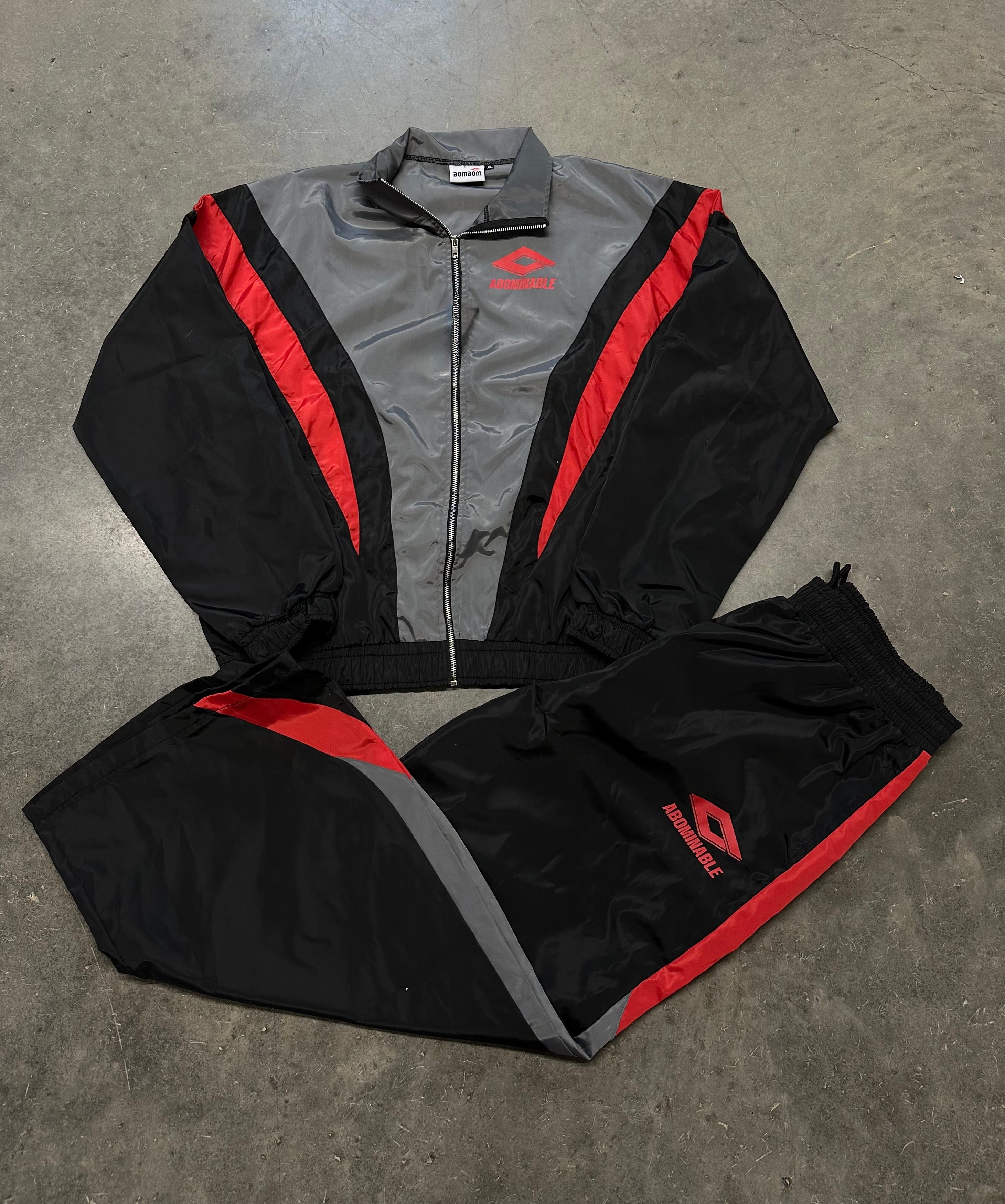 BOM “PYRAMID” TRACKSUIT