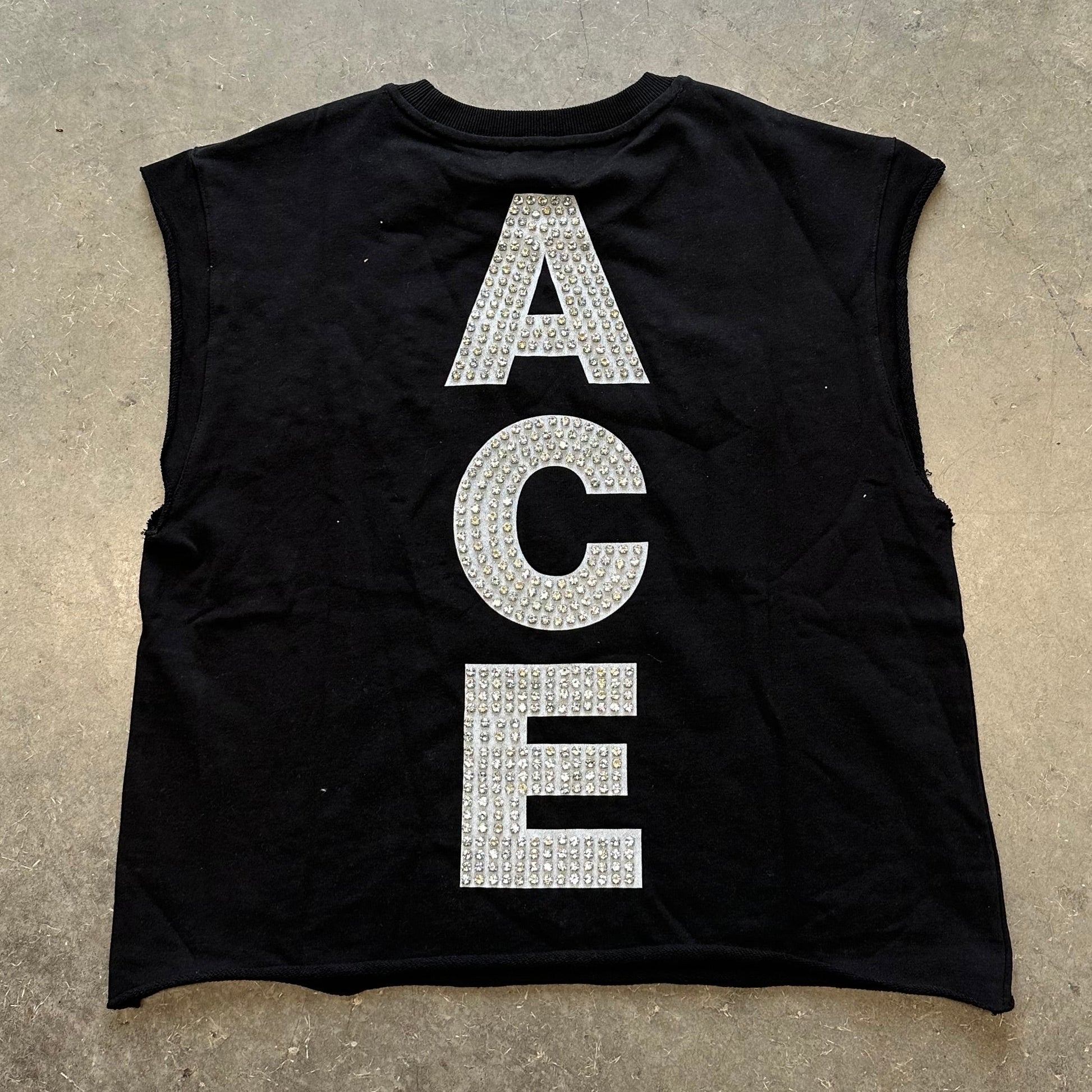 ACE WRLD GEMMED SLEEVELESS TEE (Black)