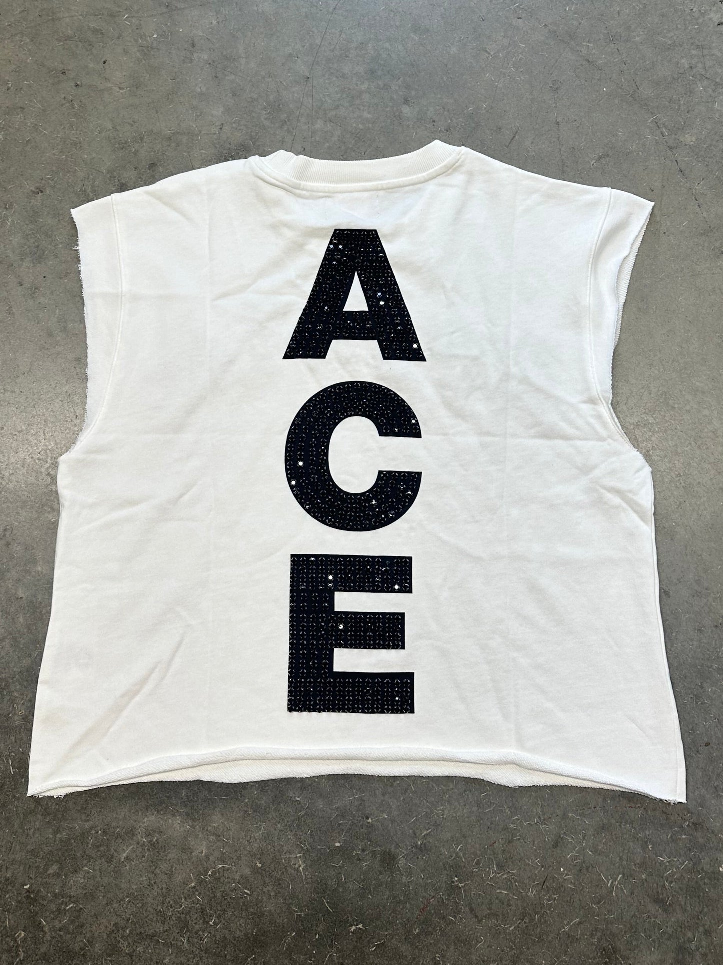 ACE WRLD GEMMED SLEEVELESS TEE (White)