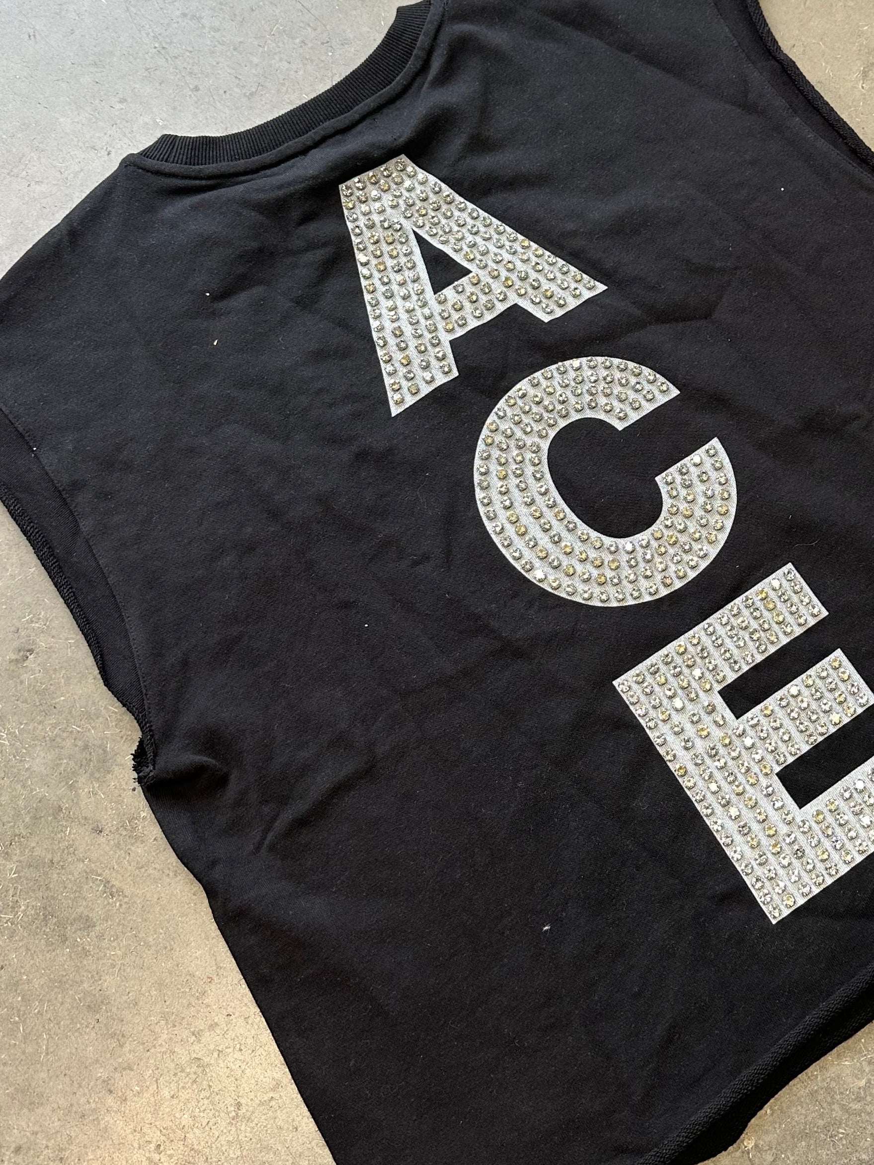 ACE WRLD GEMMED SLEEVELESS TEE (Black)