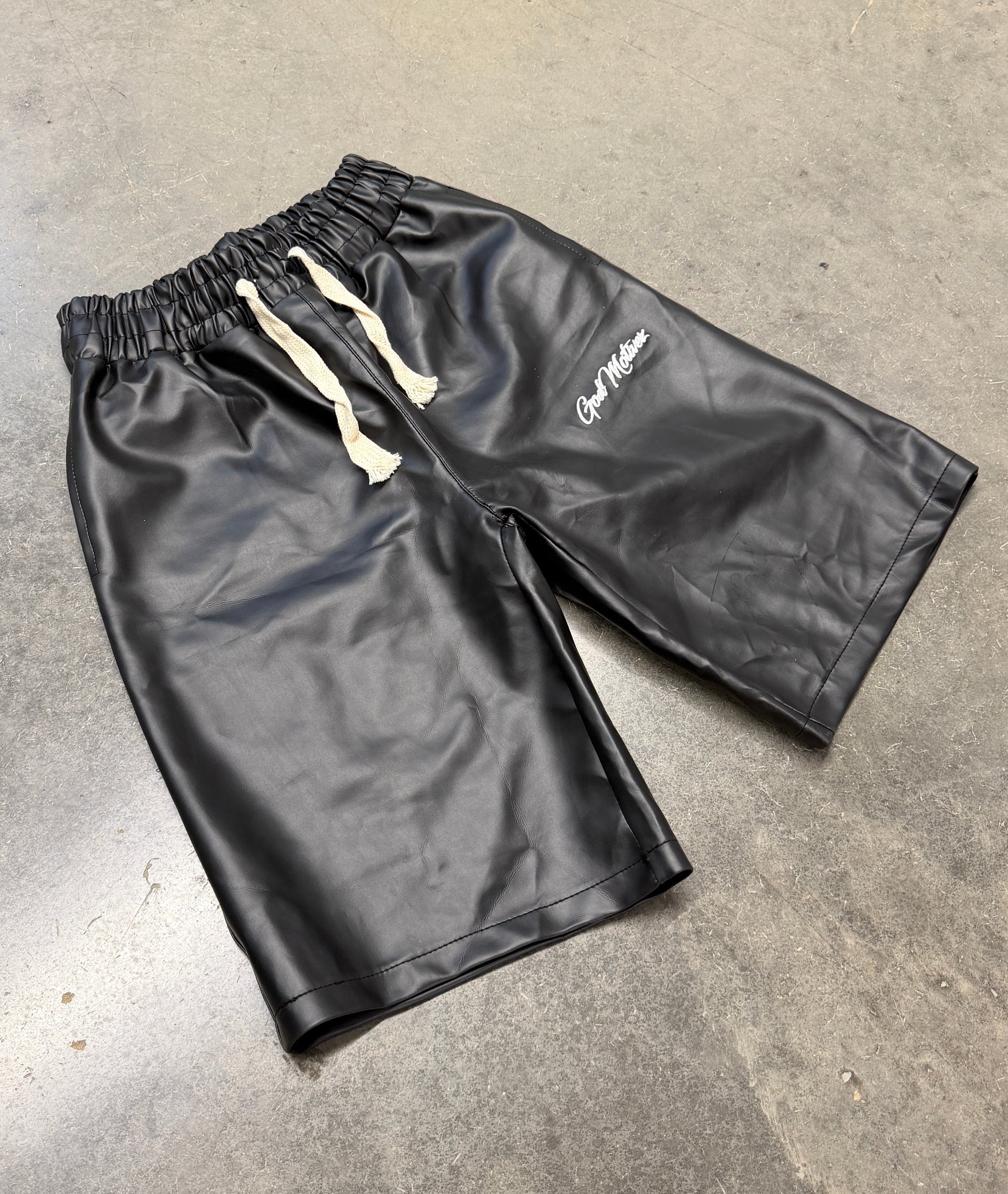 GM Motive “Black” Leather Short