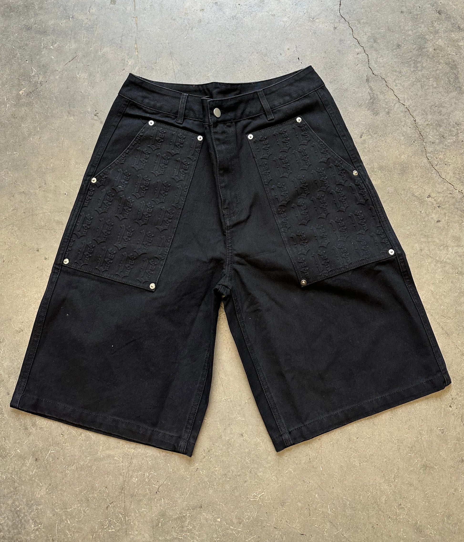 GAWSMRKT EMBOSSED LOGO JORTS (Black)